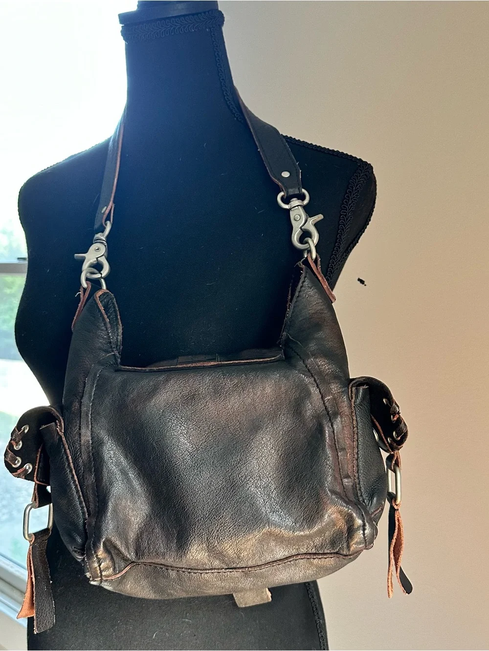 We The Free Baby Leigh Distressed Tote - Aged Graphite - Picture 8 of 11